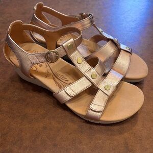 Revere- Metallic pink- gold Sandals
